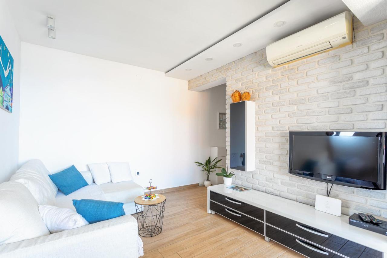 Deluxe Apartments Primi Hvar Town Exterior photo
