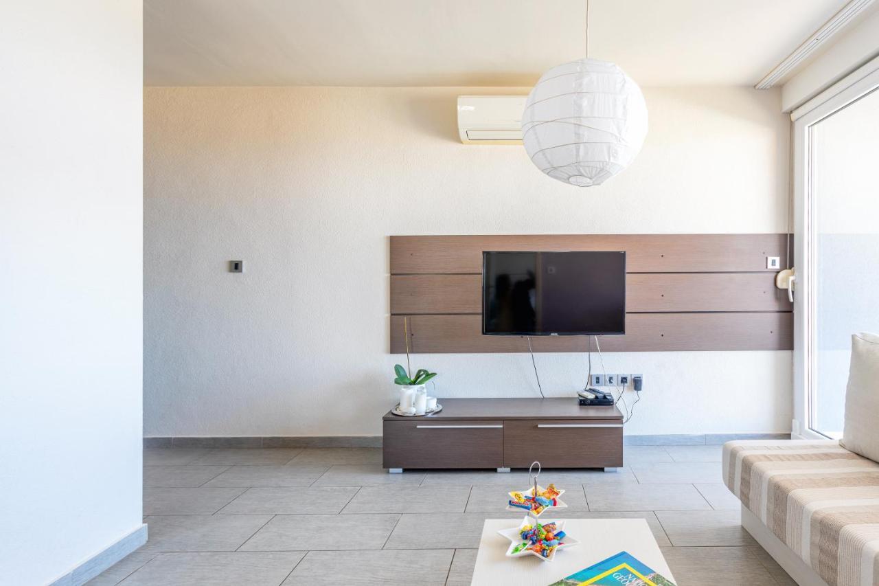 Deluxe Apartments Primi Hvar Town Exterior photo
