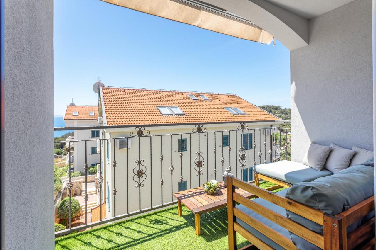 Deluxe Apartments Primi Hvar Town Exterior photo