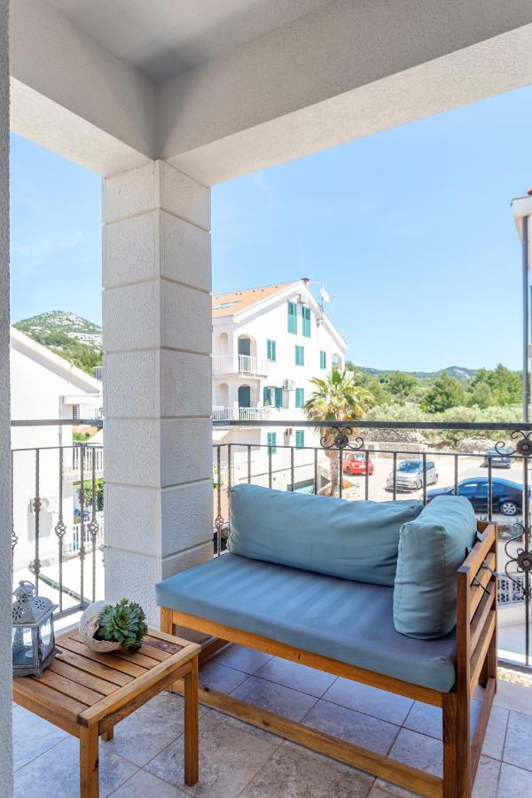 Deluxe Apartments Primi Hvar Town Exterior photo
