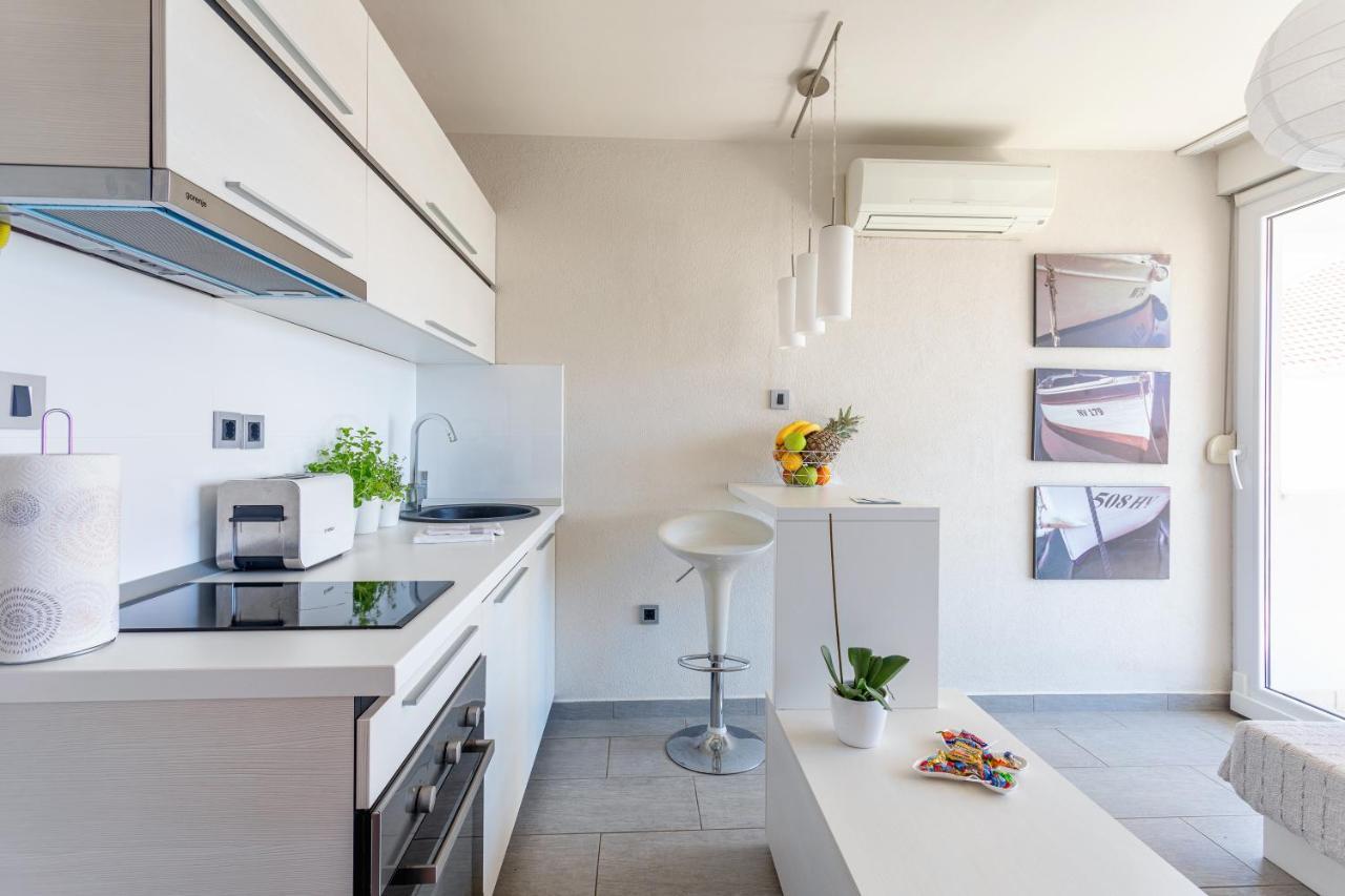 Deluxe Apartments Primi Hvar Town Exterior photo